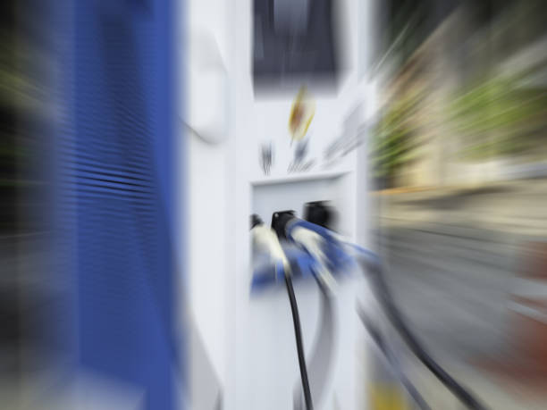 Cuánto tiempo tarda en cargarse un coche eléctrico