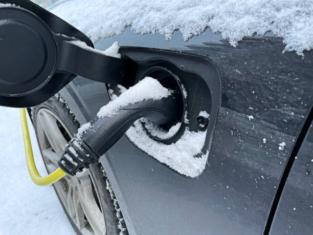 Cuánto tiempo tarda en cargarse un coche eléctrico
